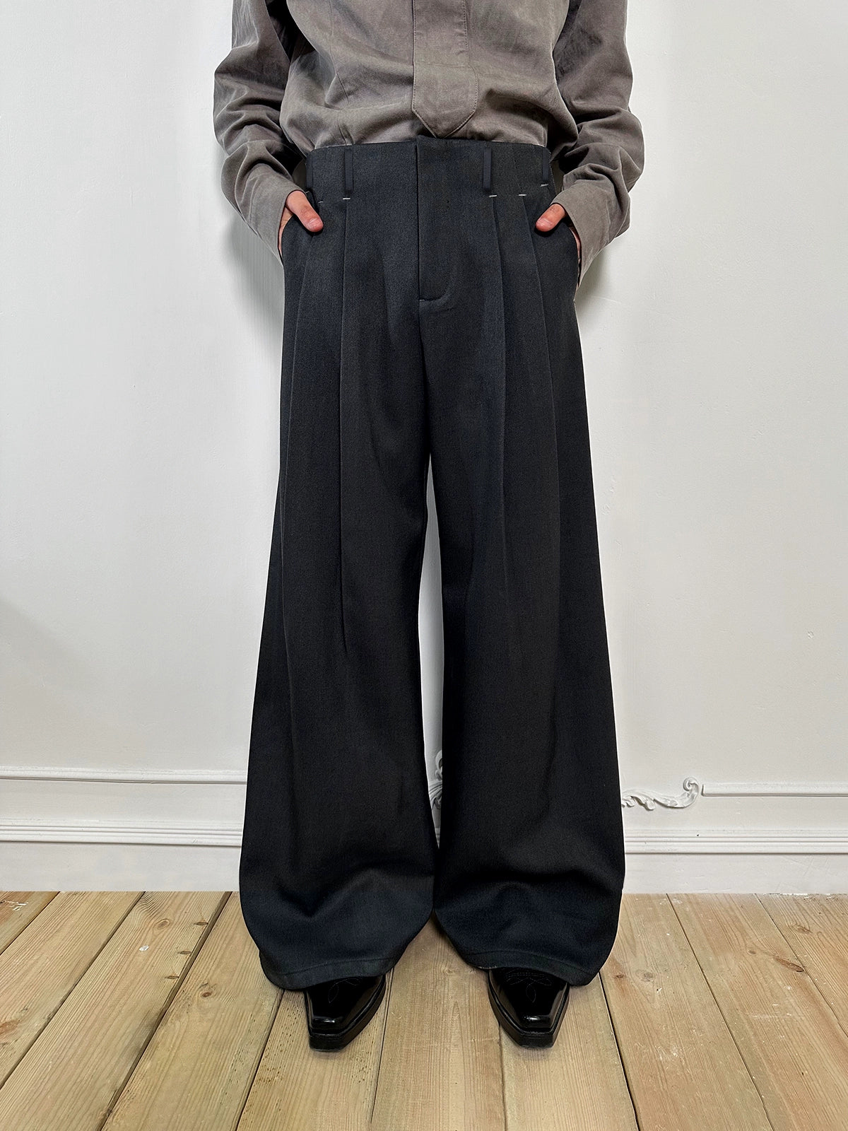 "Tencel" Pleated Straight Pants