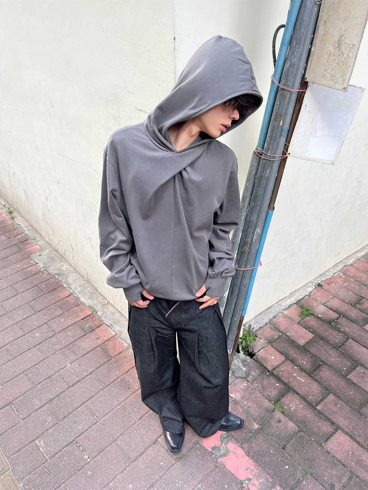 "Knot" Boxy Hooded Sweatshirt